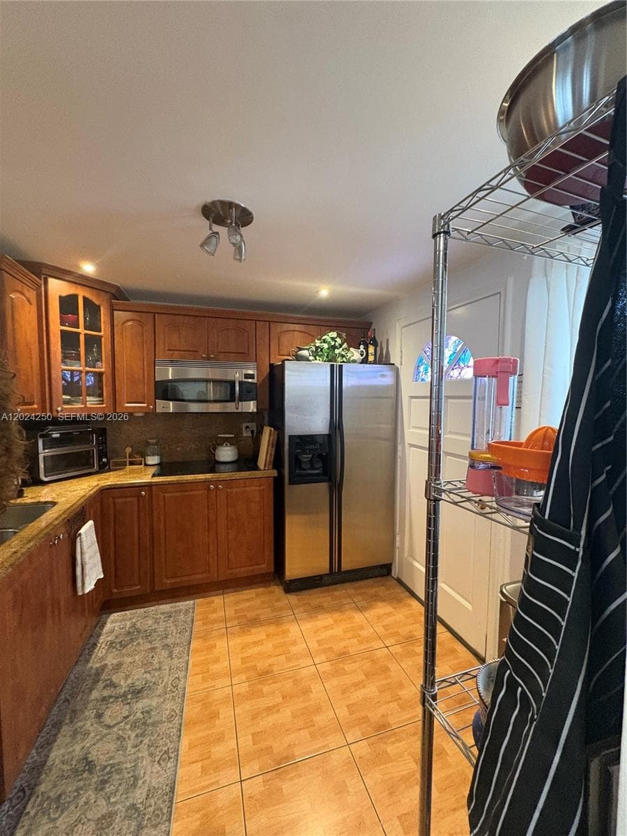 3551 NE 169th St # 104, North Miami Beach FL 33160 — 26