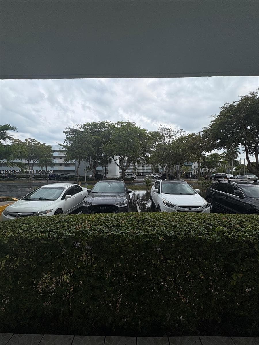 3551 NE 169th St # 104, North Miami Beach FL 33160 — 30