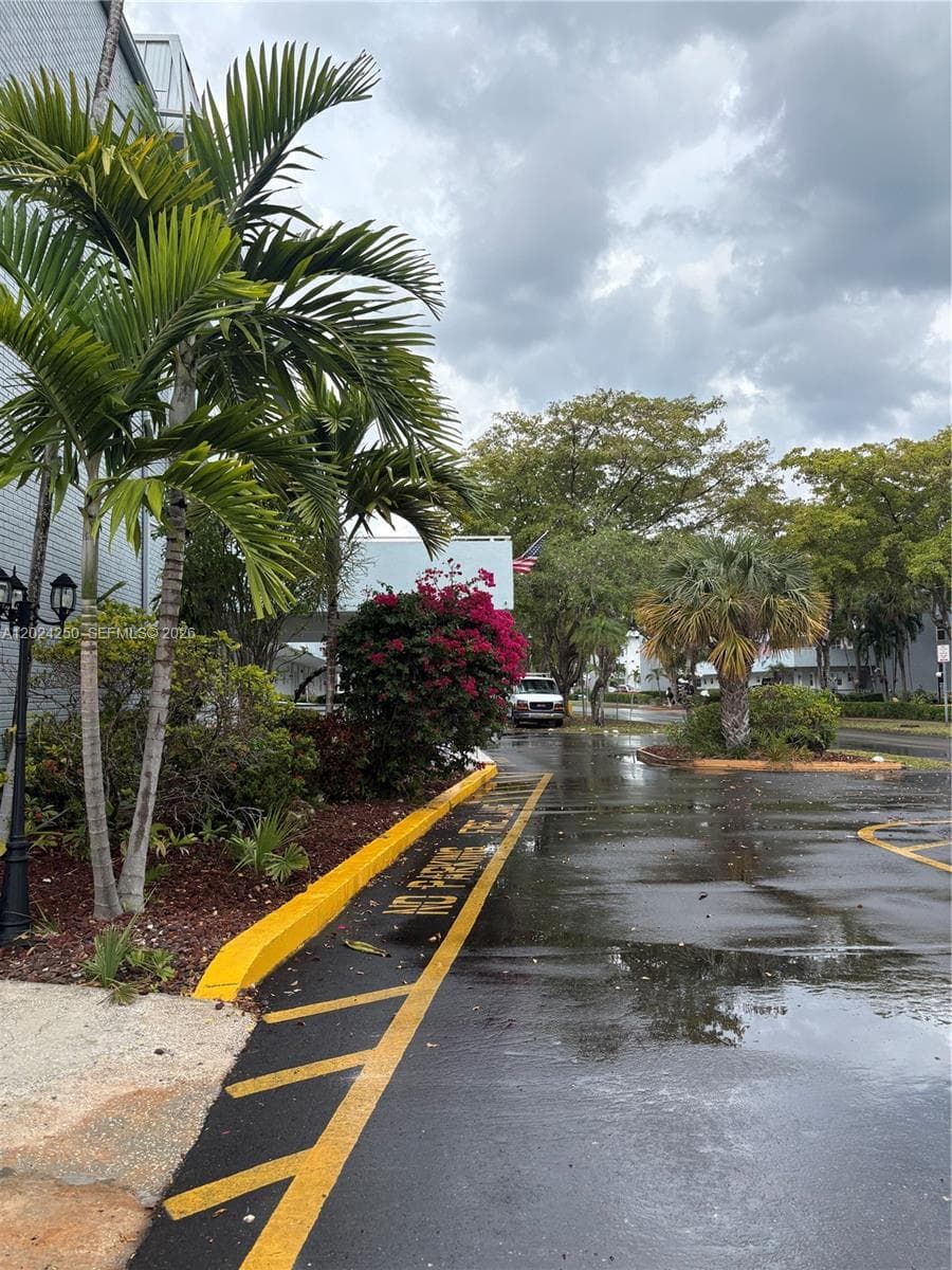 3551 NE 169th St # 104, North Miami Beach FL 33160 — 34