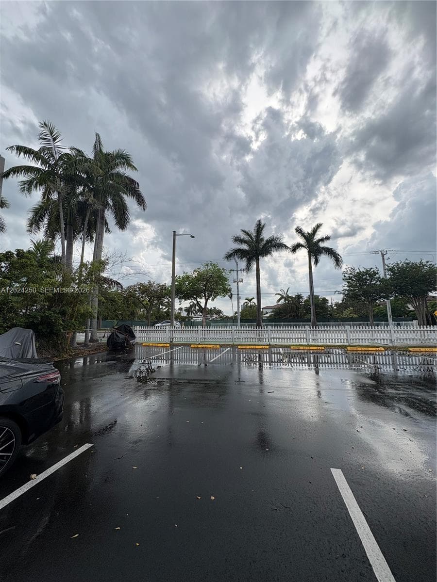 3551 NE 169th St # 104, North Miami Beach FL 33160 — 38