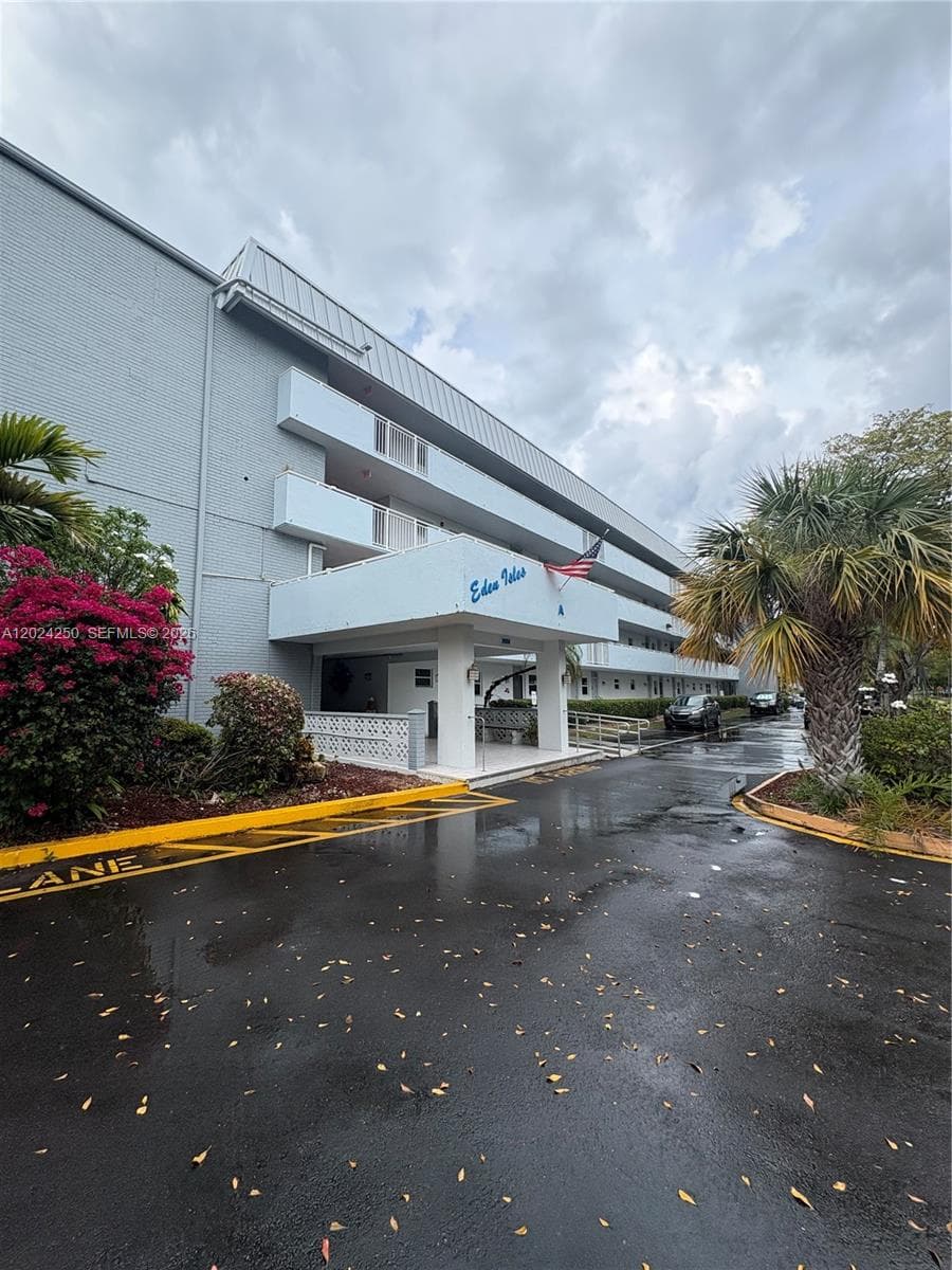 3551 NE 169th St # 104, North Miami Beach FL 33160 — 35