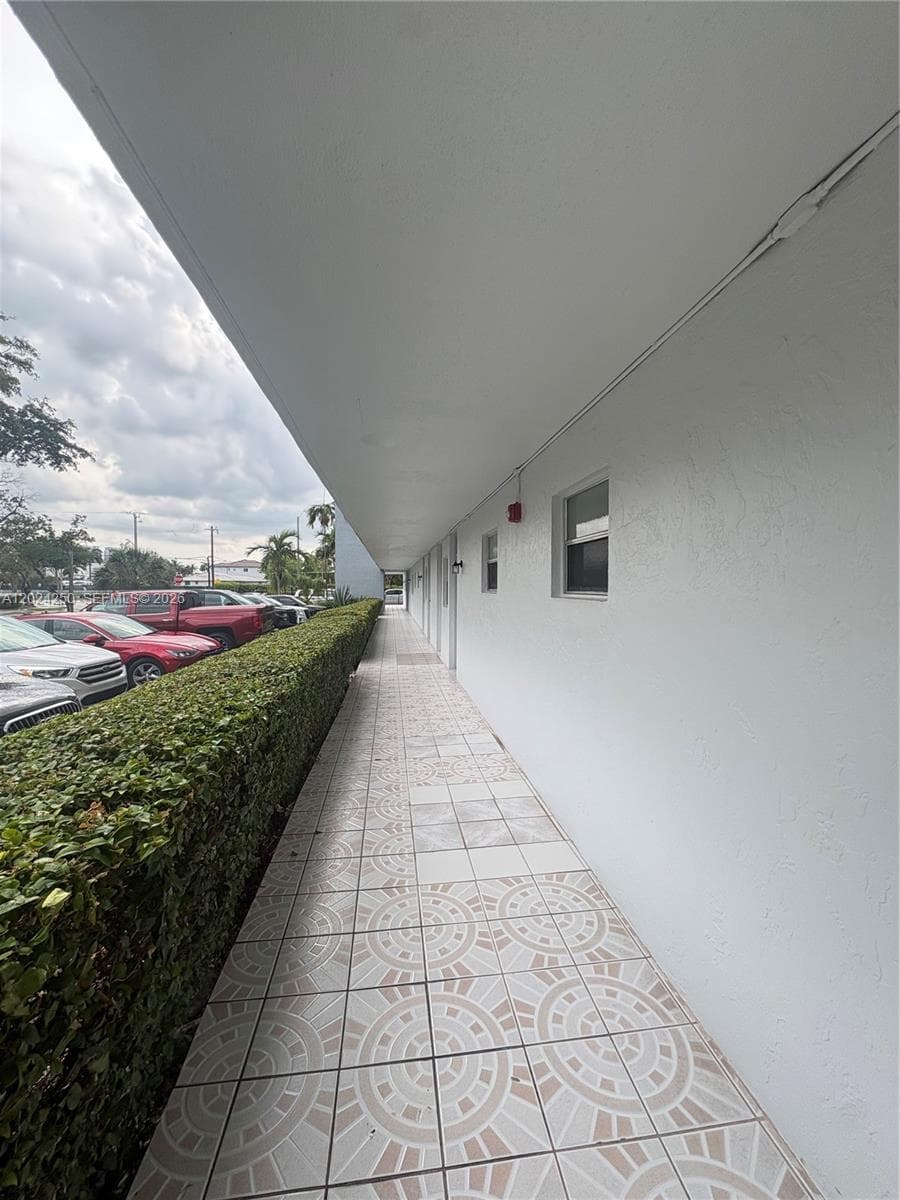 3551 NE 169th St # 104, North Miami Beach FL 33160 — 4