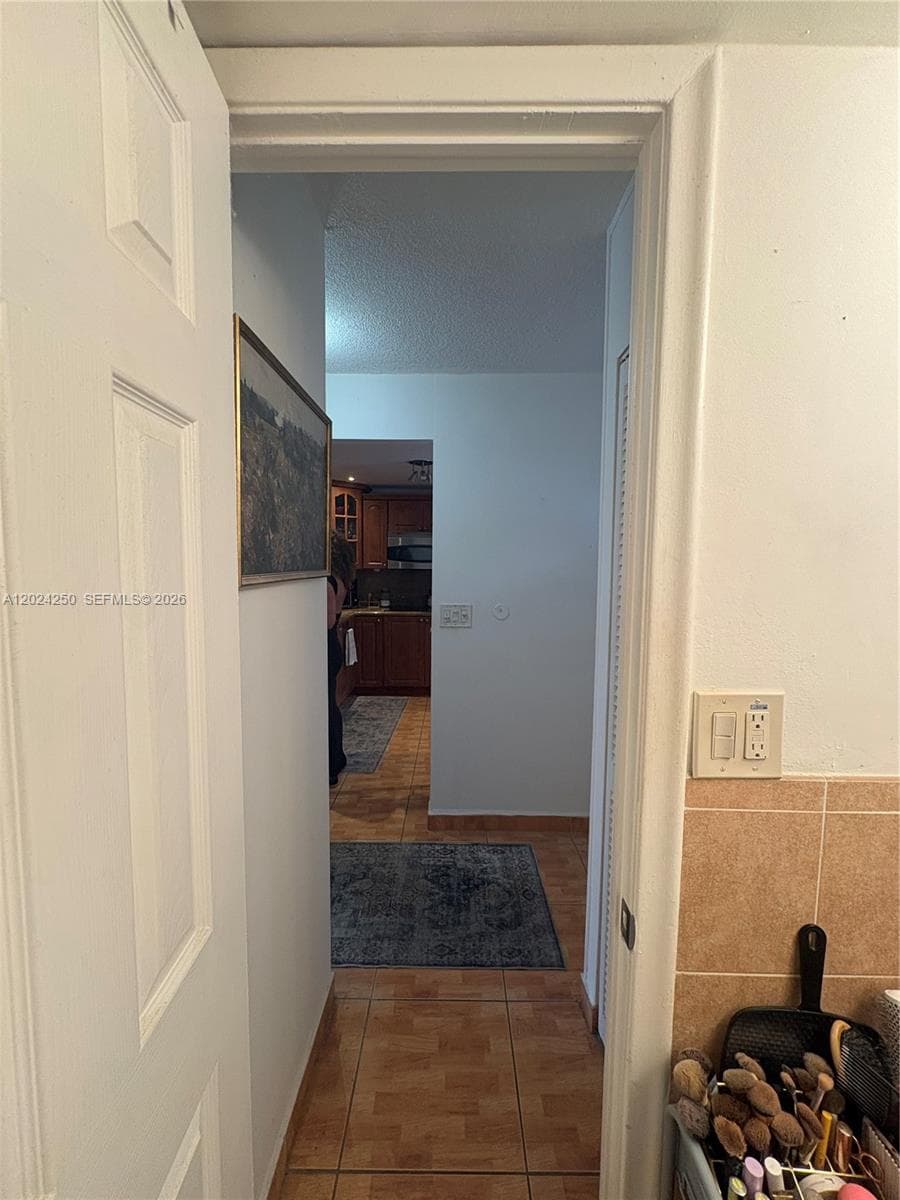 3551 NE 169th St # 104, North Miami Beach FL 33160 — 25