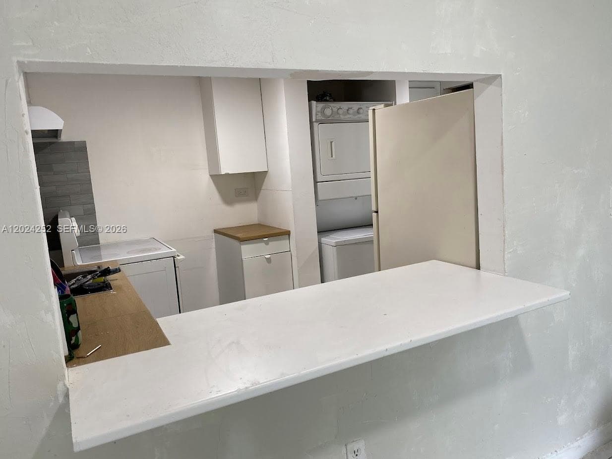 10000 NW 80 Ct # 2225, Hialeah Gardens FL 33016 — 2