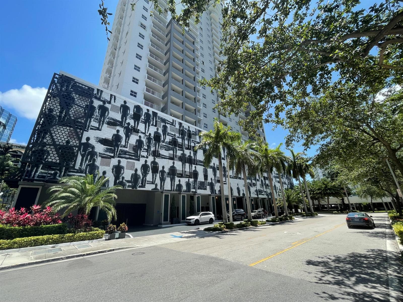 185 SE 14th Terrace # 2402, Miami FL 33131 — 2