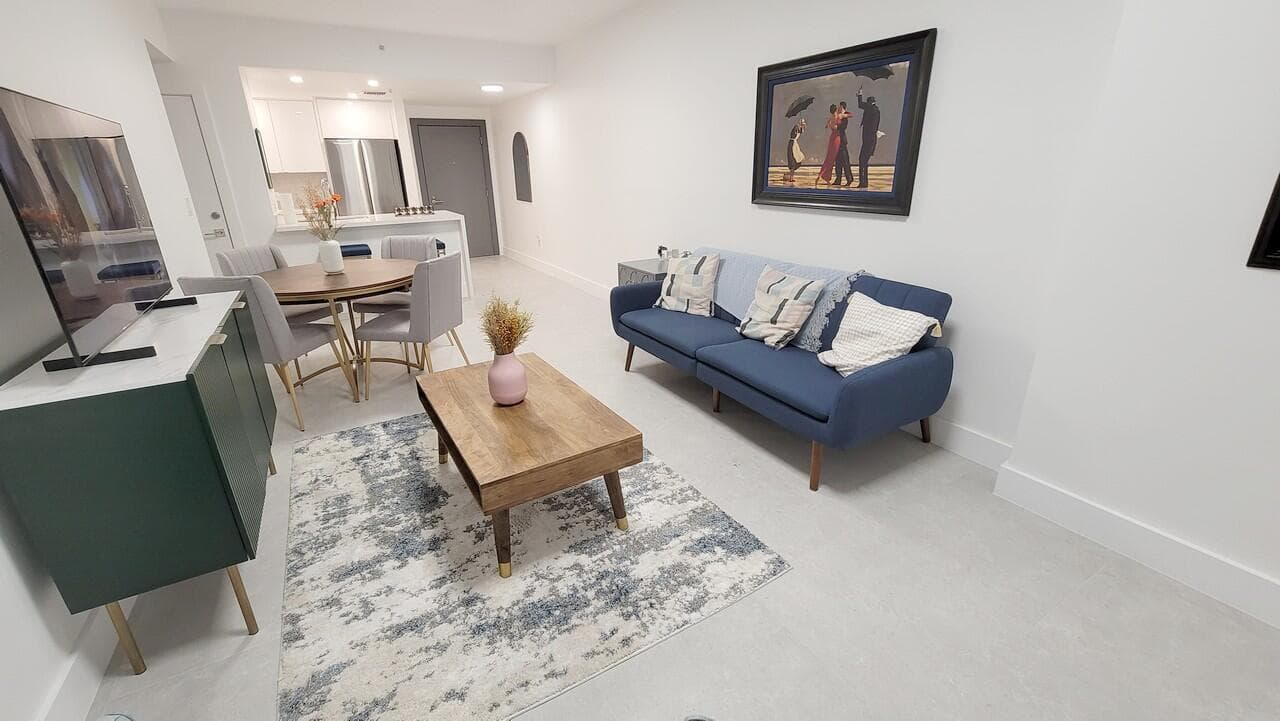185 SE 14th Terrace # 2402, Miami FL 33131 — 1