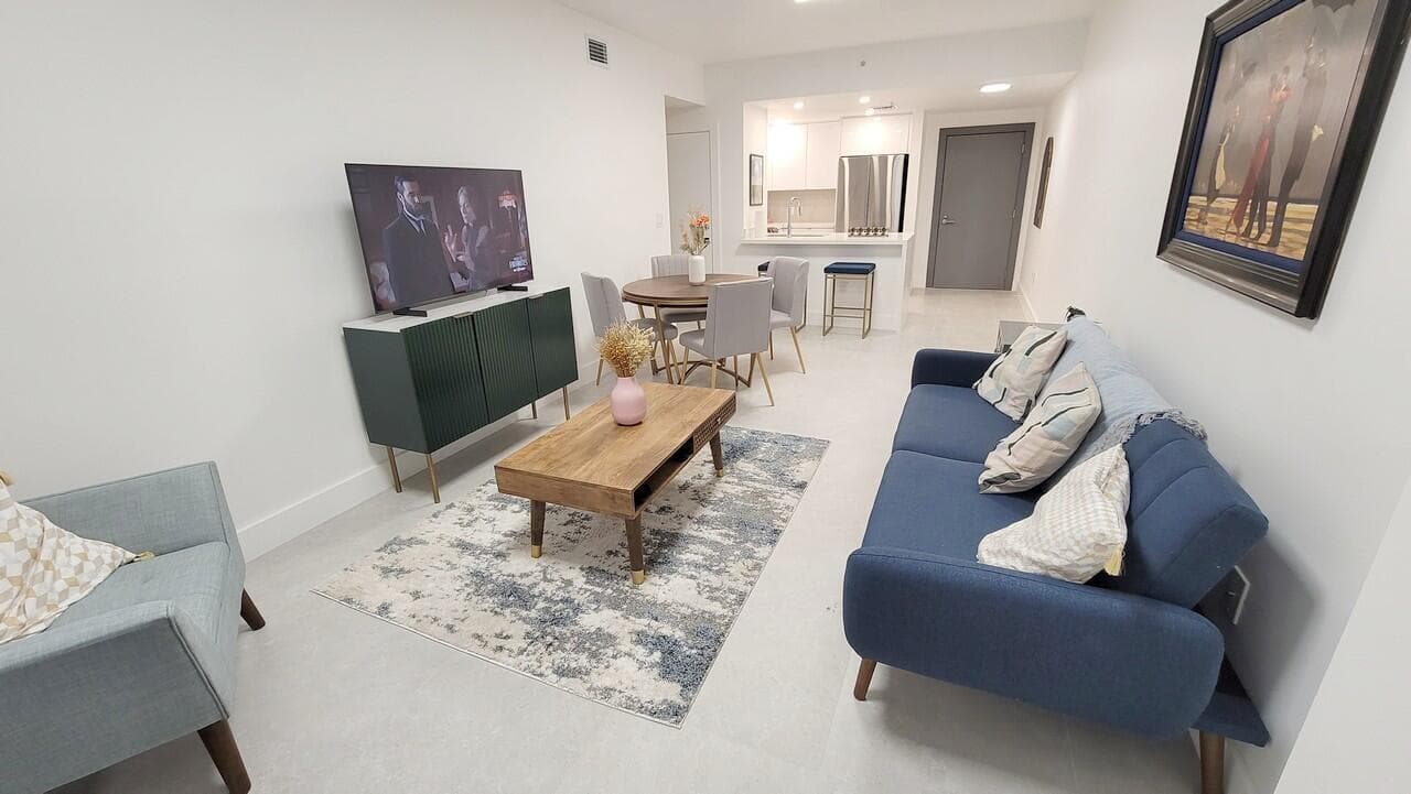 185 SE 14th Terrace # 2402, Miami FL 33131 — 10