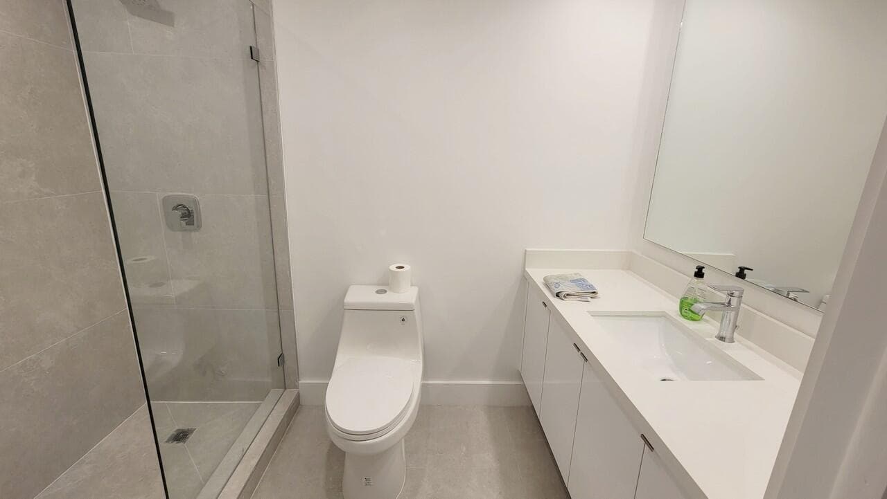 185 SE 14th Terrace # 2402, Miami FL 33131 — 15