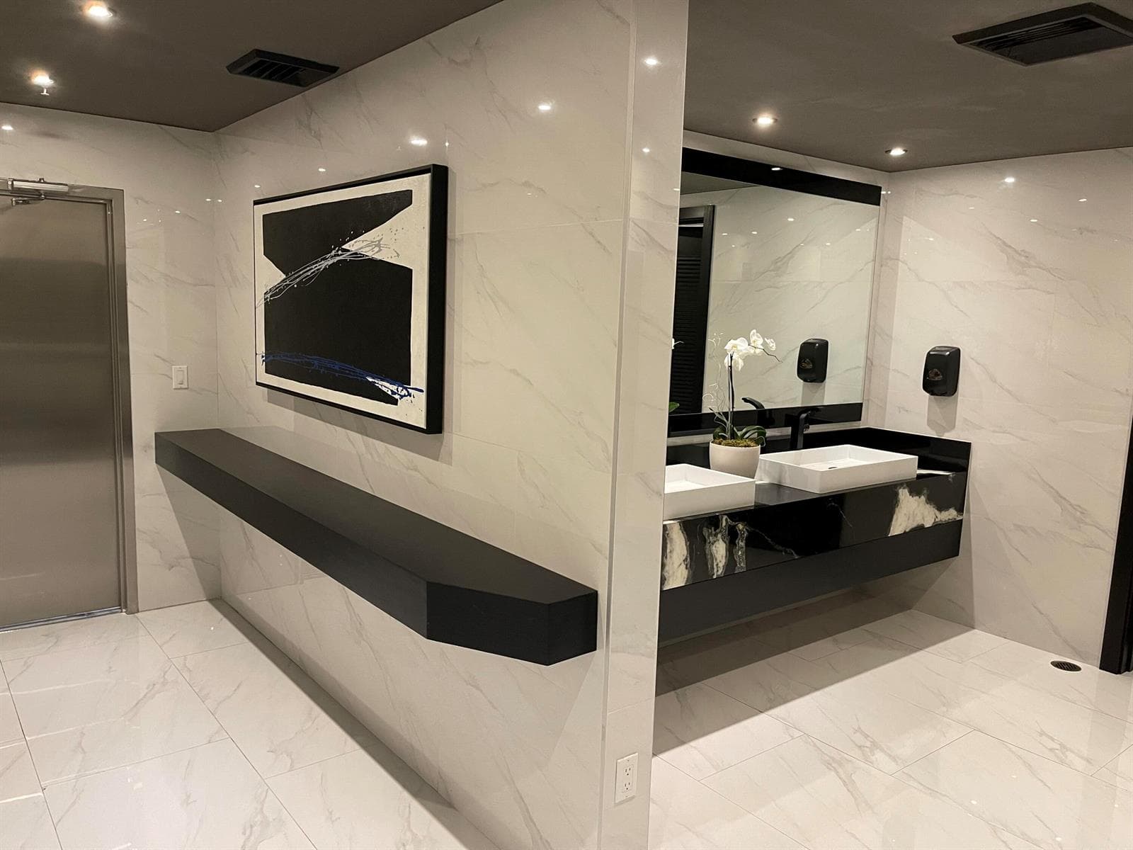 185 SE 14th Terrace # 2402, Miami FL 33131 — 19