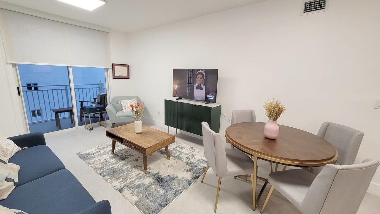 185 SE 14th Terrace # 2402, Miami FL 33131 — 8
