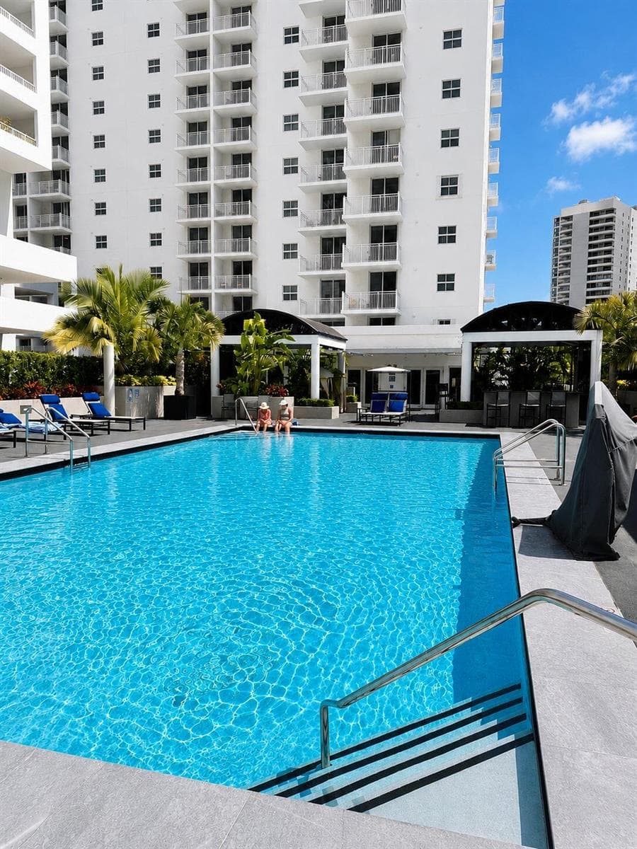 185 SE 14th Terrace # 2402, Miami FL 33131 — 21