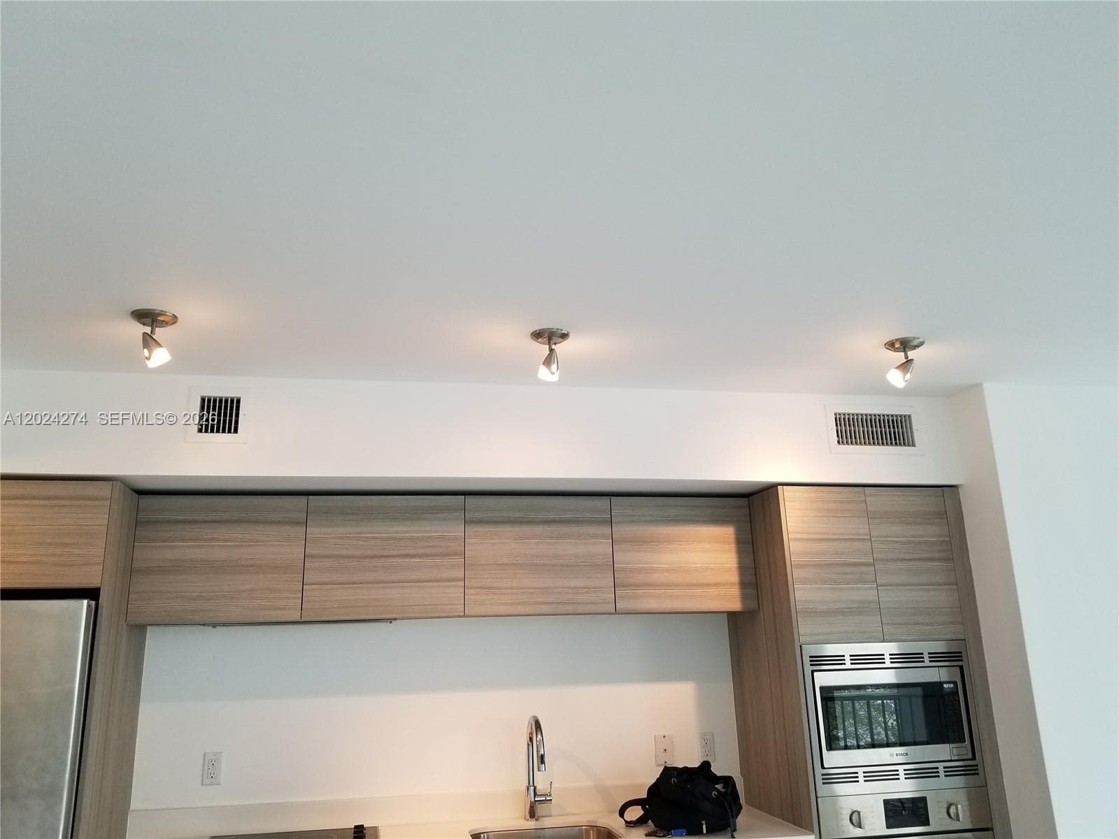 6620 INDIAN CREEK DR # 104, Miami Beach FL 33141 — 26