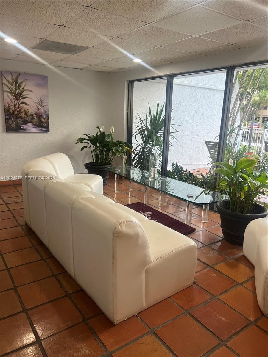 1650 NE 115th St # 609, Miami FL 33181 — 17
