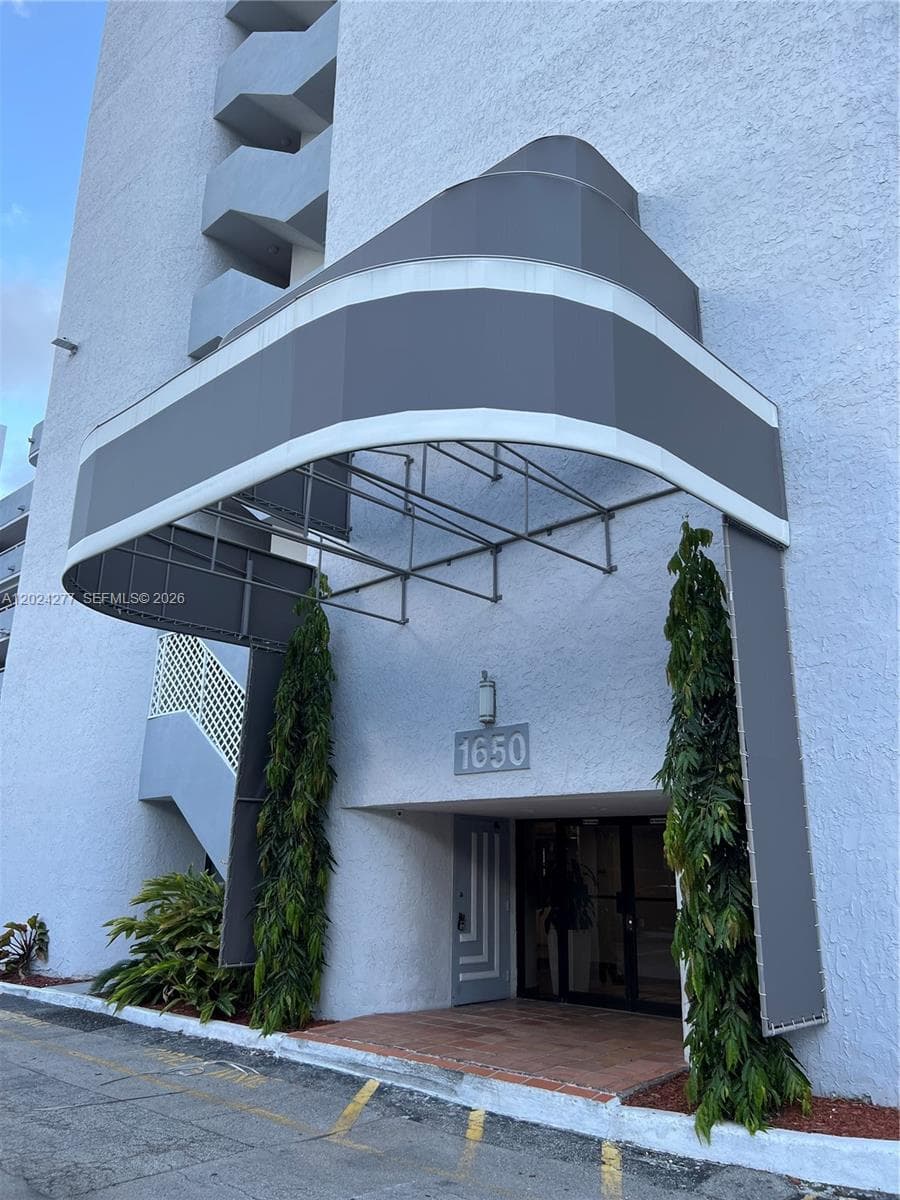 1650 NE 115th St # 609, Miami FL 33181 — 22