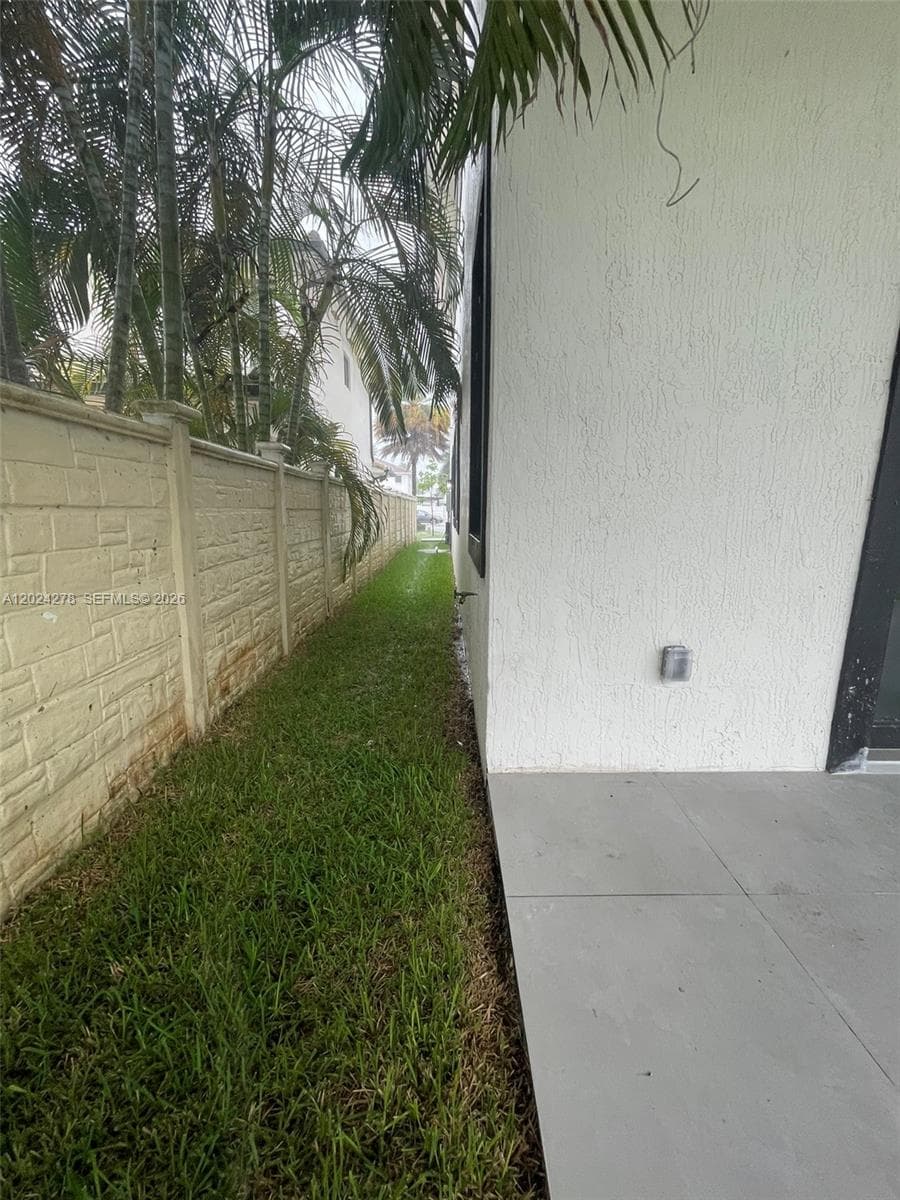 14442 SW 14th St, Miami FL 33184 — 53
