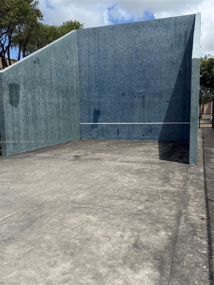 10233 NW 9th St Cir # 1, Miami FL 33172 — 38