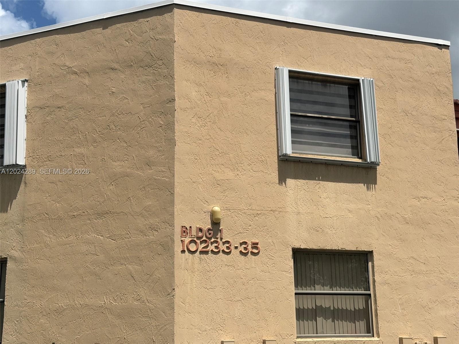 10233 NW 9th St Cir # 1, Miami FL 33172 — 33