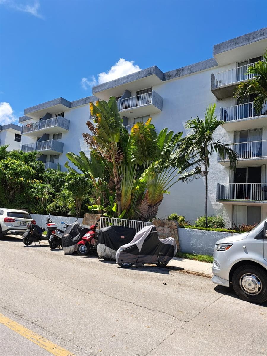 1801 S Treasure Drive, North Bay Village FL 33141 — 17
