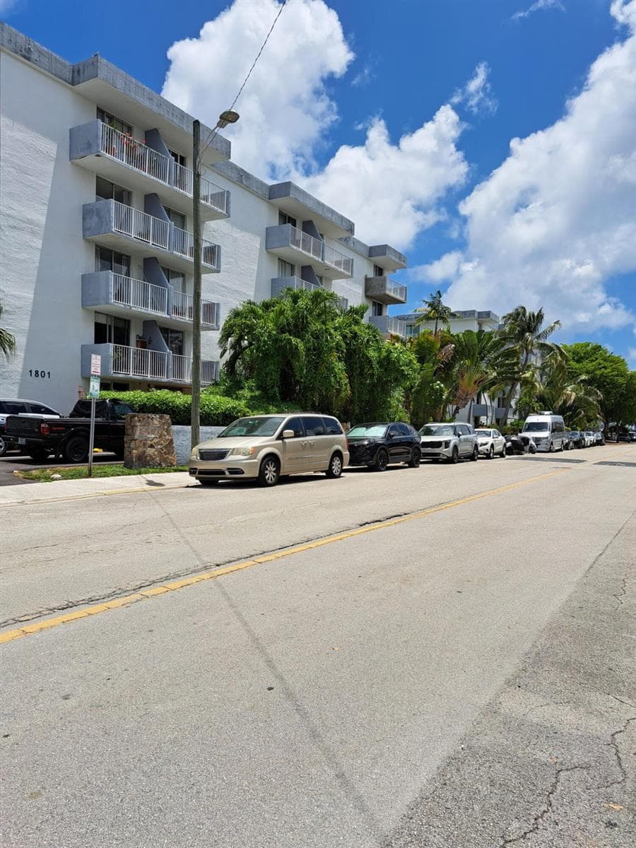 1801 S Treasure Drive, North Bay Village FL 33141 — 20