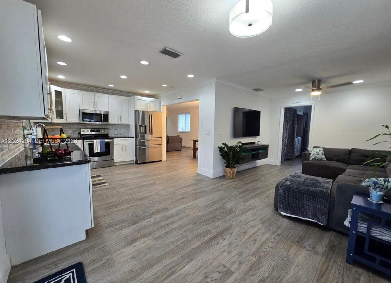 9591 SW 52nd Ter, Miami FL 33165 — 6