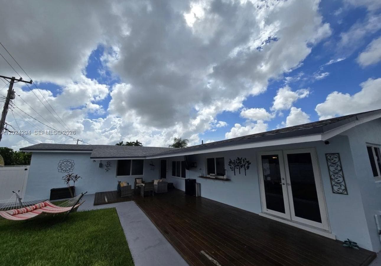 9591 SW 52nd Ter, Miami FL 33165 — 16