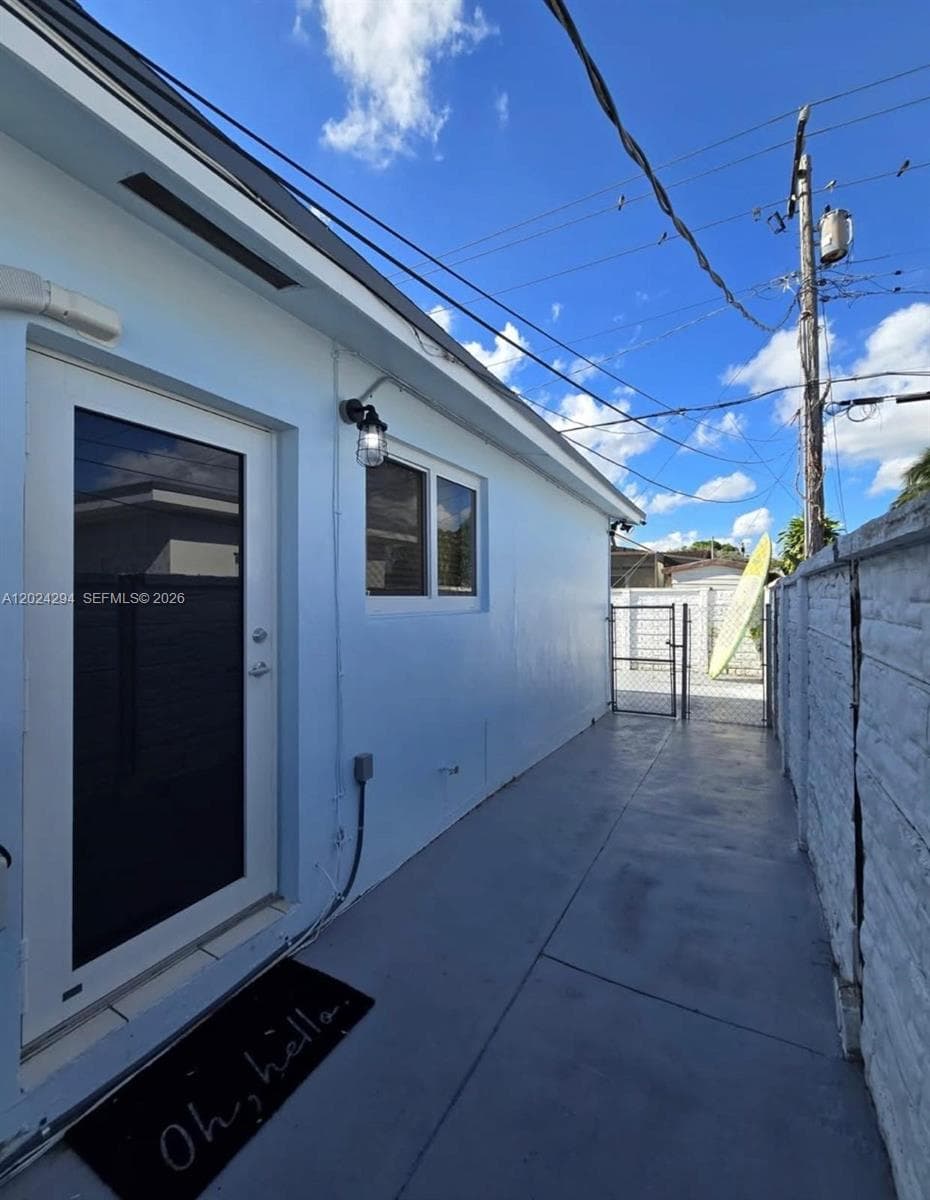 9591 SW 52nd Ter, Miami FL 33165 — 20