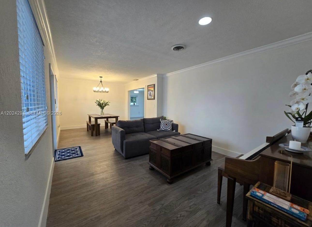 9591 SW 52nd Ter, Miami FL 33165 — 9