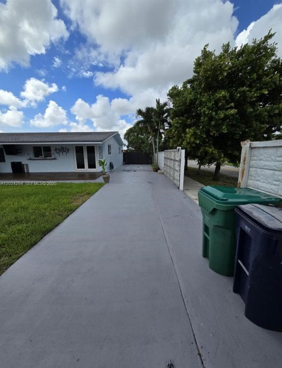 9591 SW 52nd Ter, Miami FL 33165 — 15