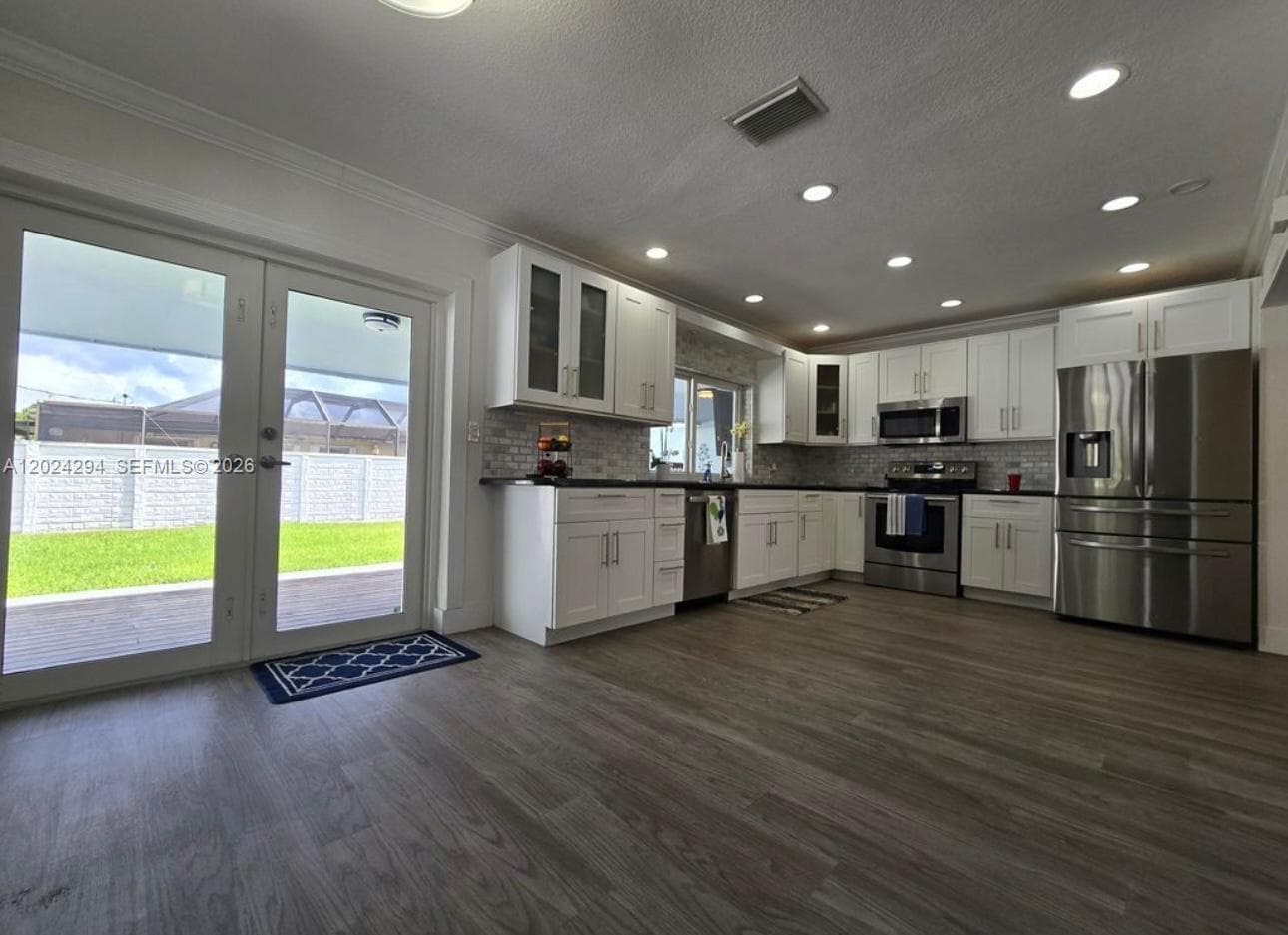 9591 SW 52nd Ter, Miami FL 33165 — 19