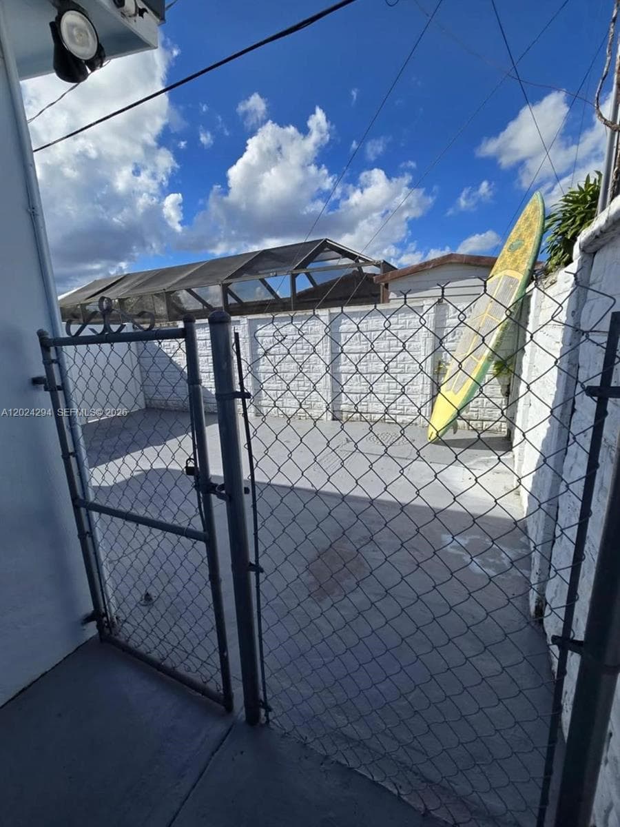 9591 SW 52nd Ter, Miami FL 33165 — 21