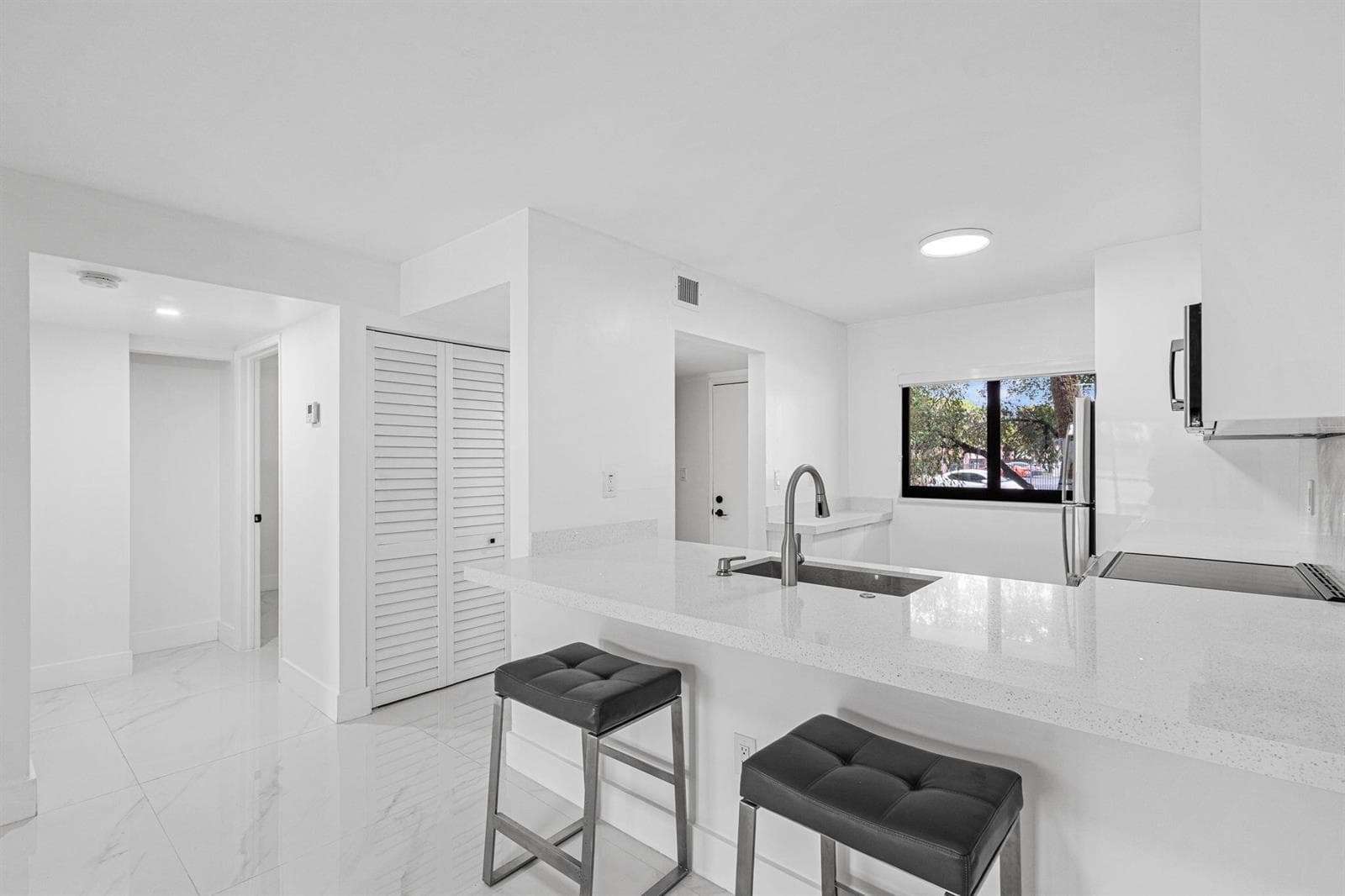 510 W Park Drive # 3, Miami FL 33172 — 17