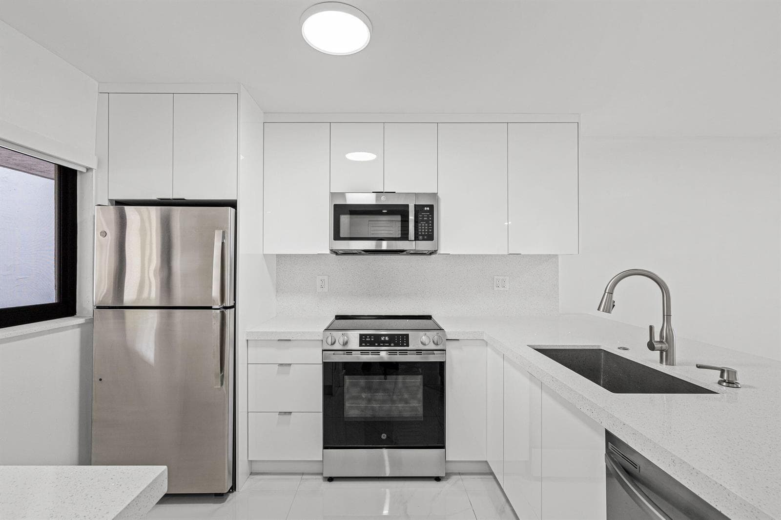 510 W Park Drive # 3, Miami FL 33172 — 9