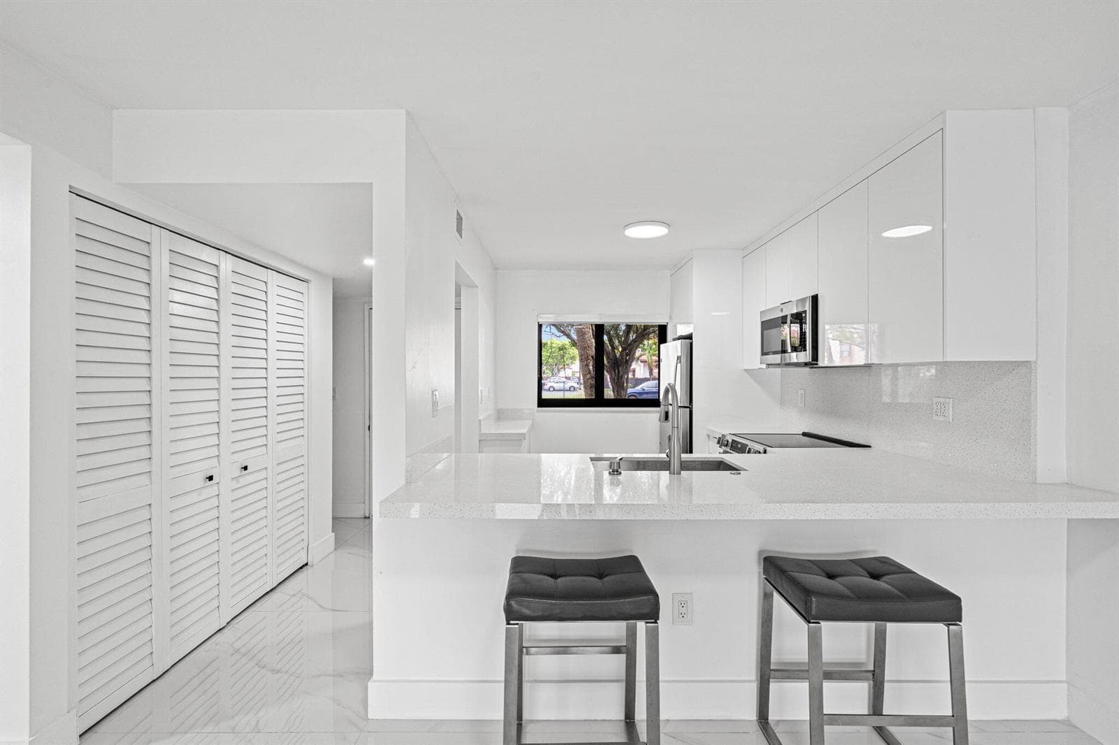 510 W Park Drive # 3, Miami FL 33172 — 18