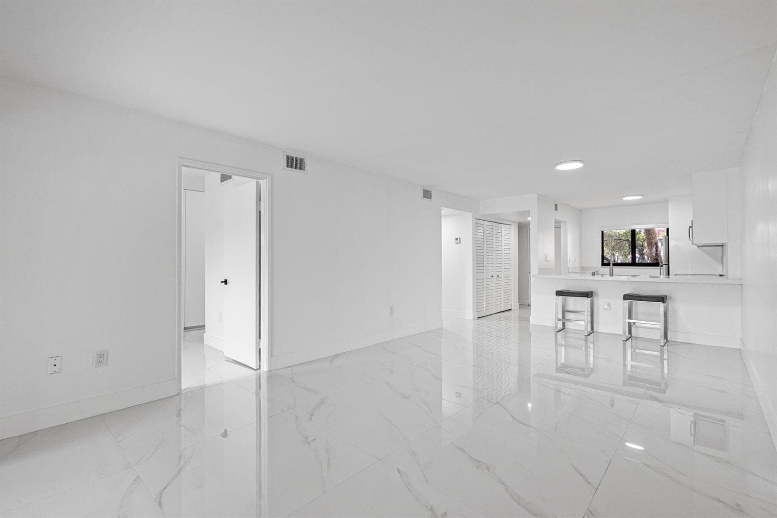 510 W Park Drive # 3, Miami FL 33172 — 4