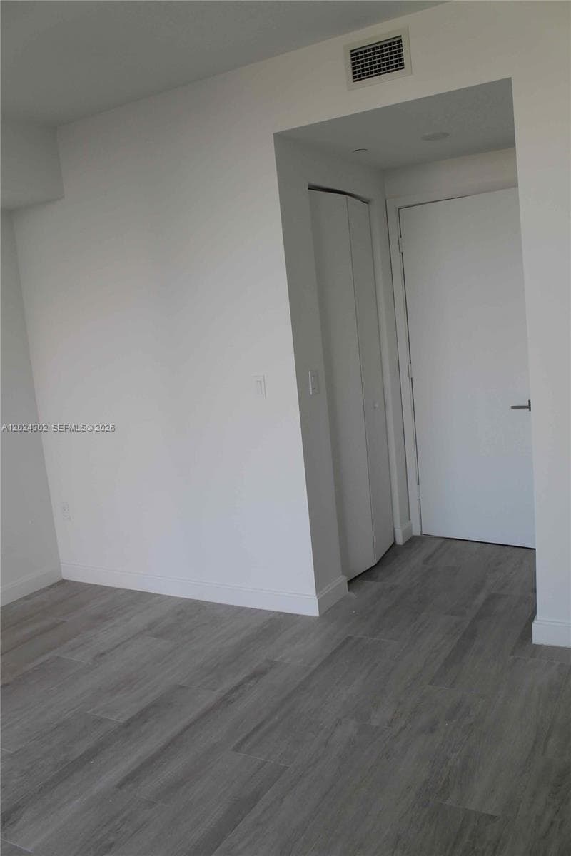 45 SW 9th St # 2109, Miami FL 33130 — 17