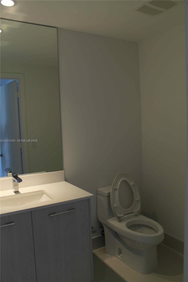 45 SW 9th St # 2109, Miami FL 33130 — 12