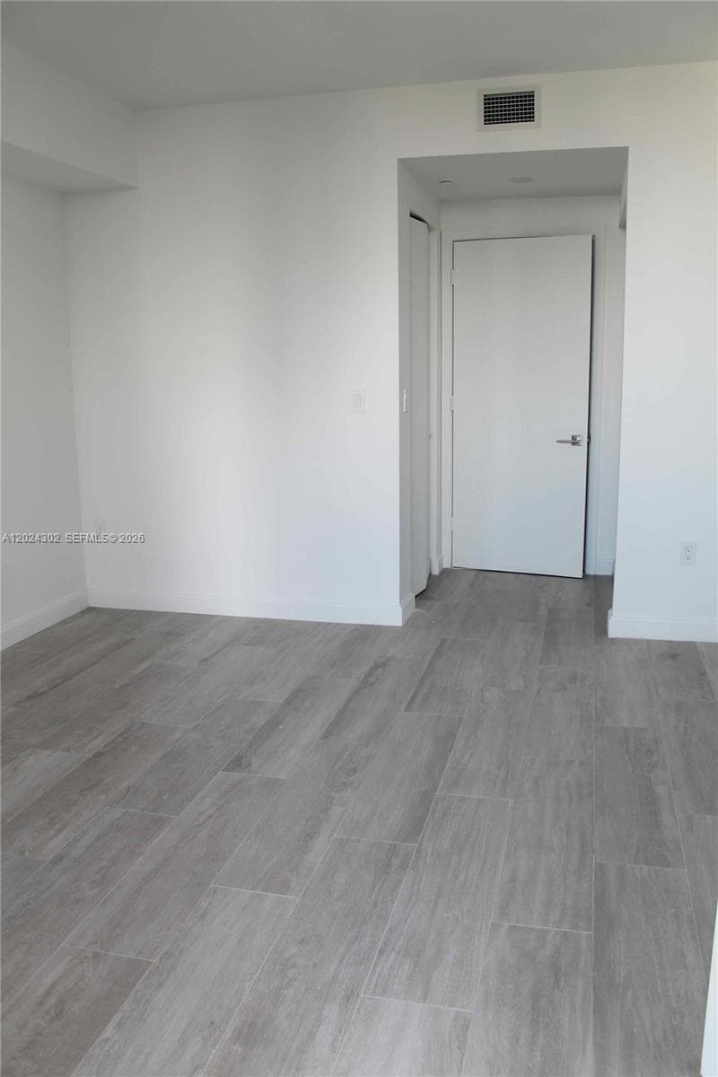 45 SW 9th St # 2109, Miami FL 33130 — 18