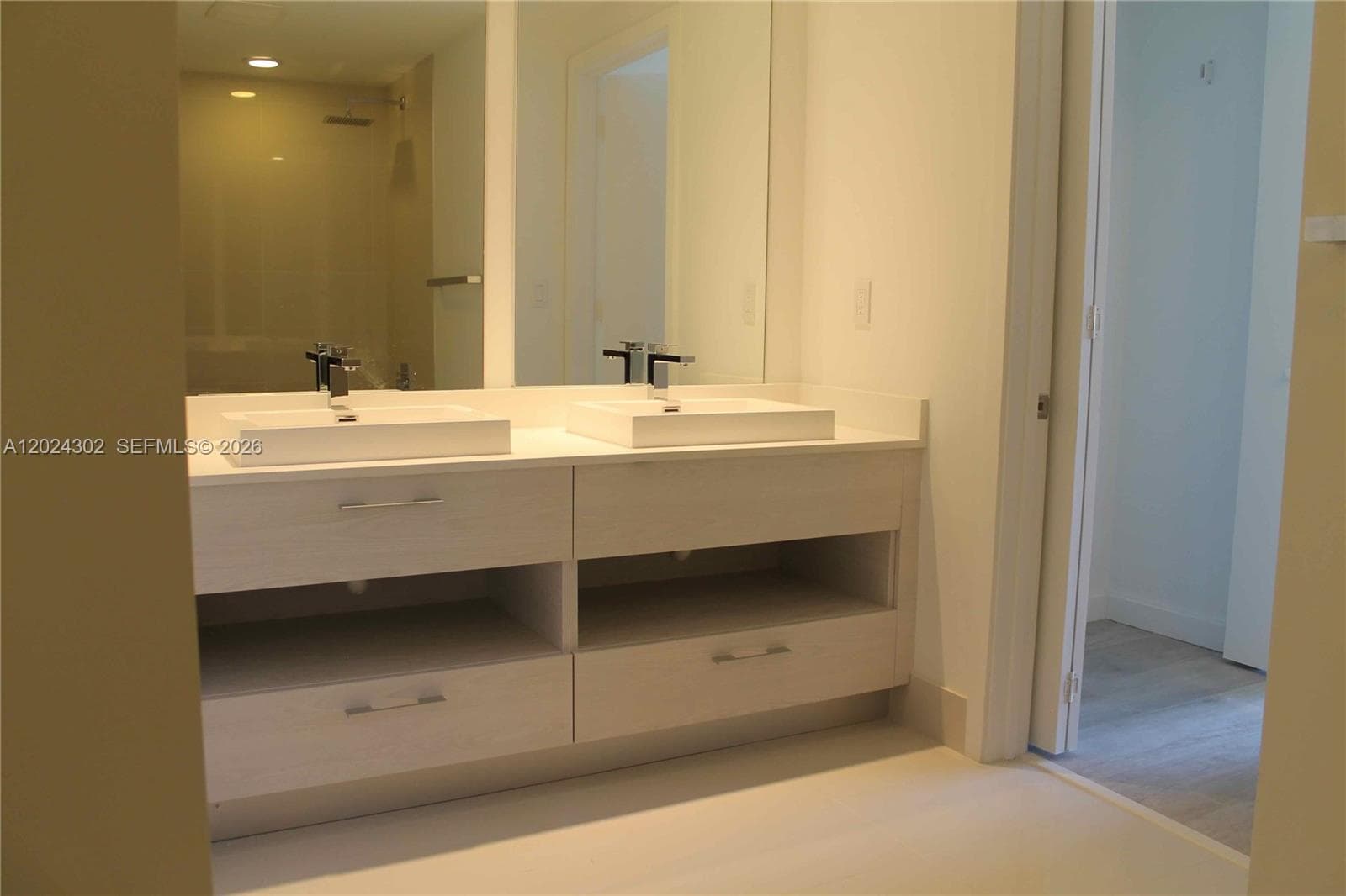 45 SW 9th St # 2109, Miami FL 33130 — 11