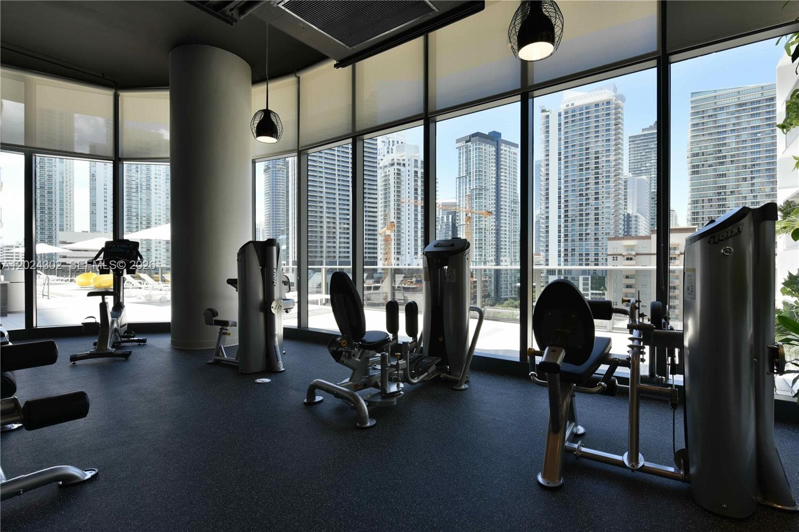 45 SW 9th St # 2109, Miami FL 33130 — 35