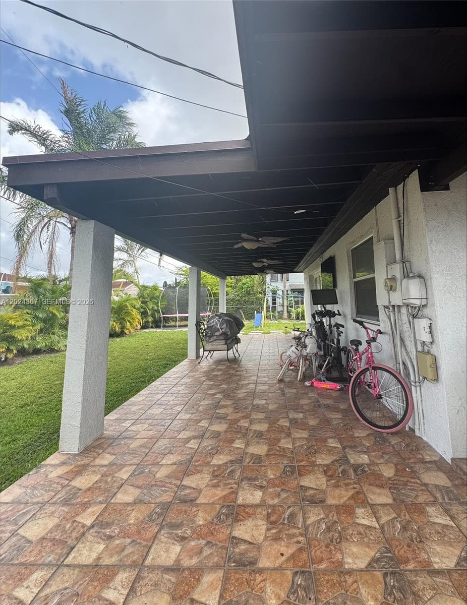 11235 NW 62nd Ave, Hialeah FL 33012 — 23