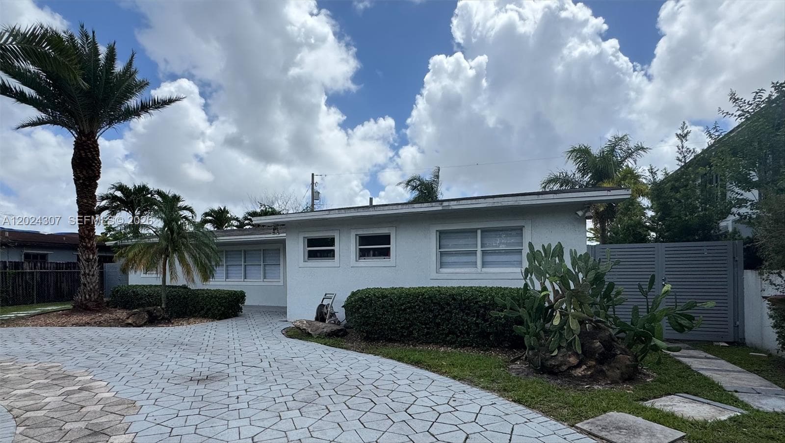 11235 NW 62nd Ave, Hialeah FL 33012 — 3