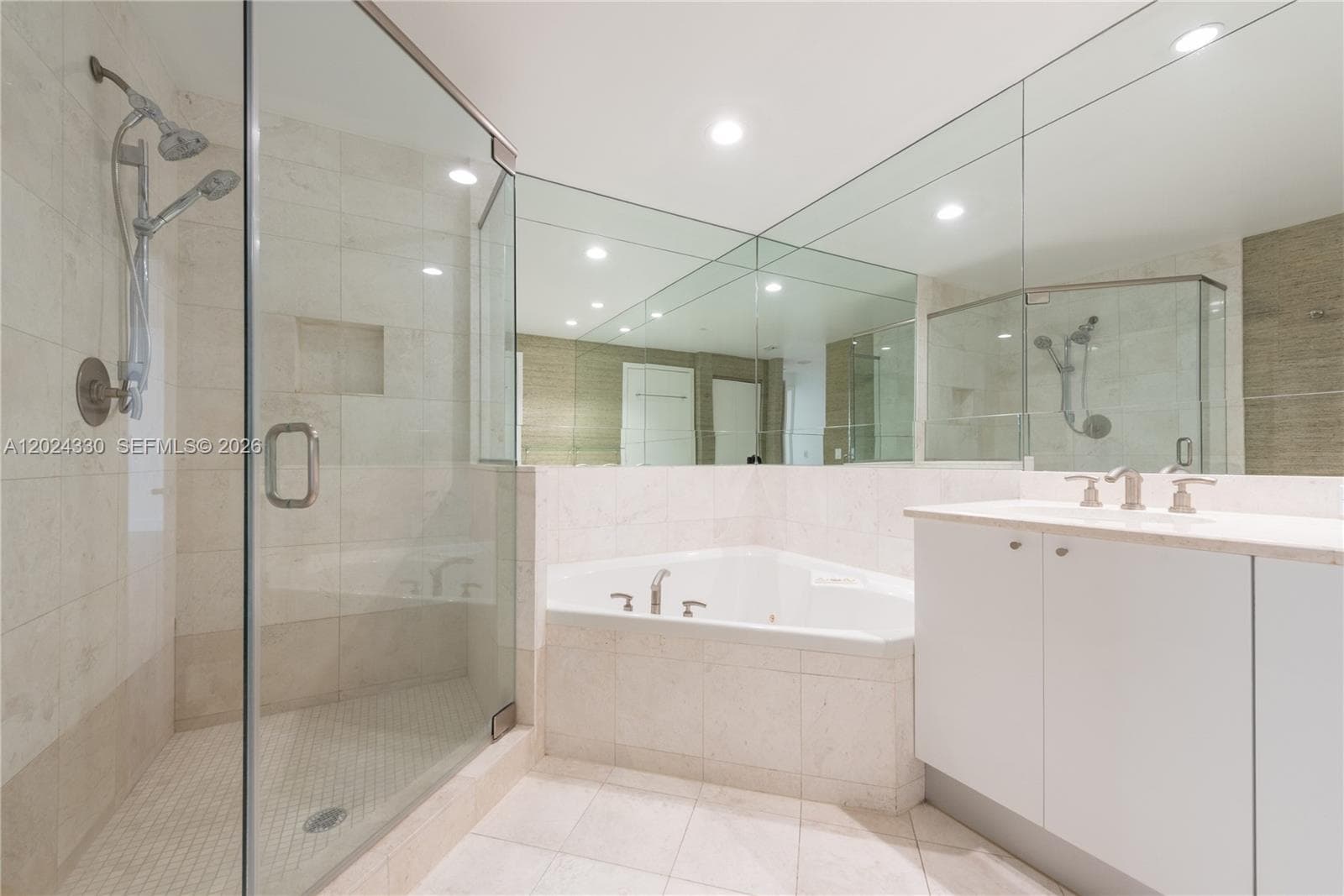901 Brickell Key Blvd # 2006, Miami FL 33131 — 23