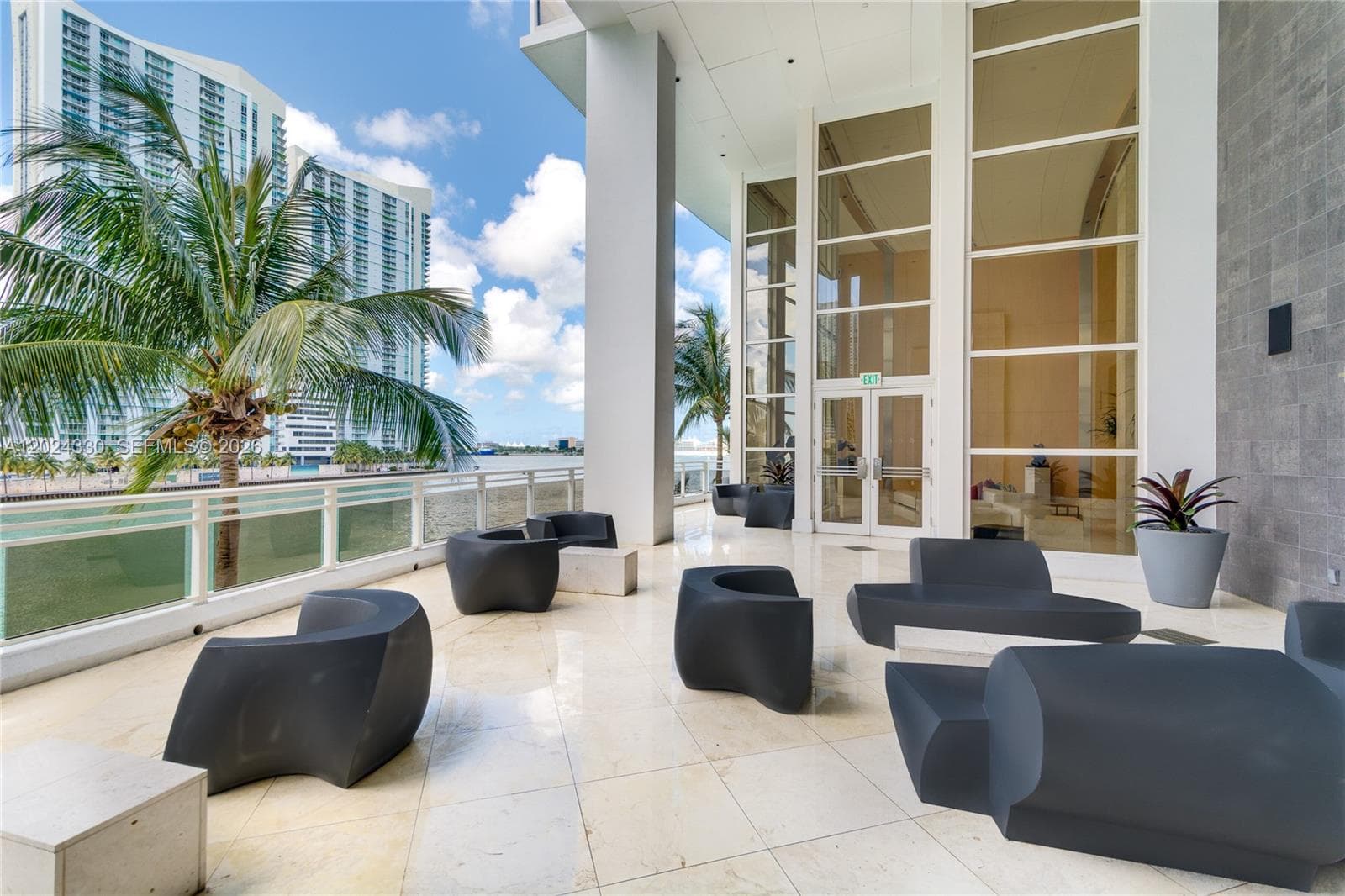 901 Brickell Key Blvd # 2006, Miami FL 33131 — 33