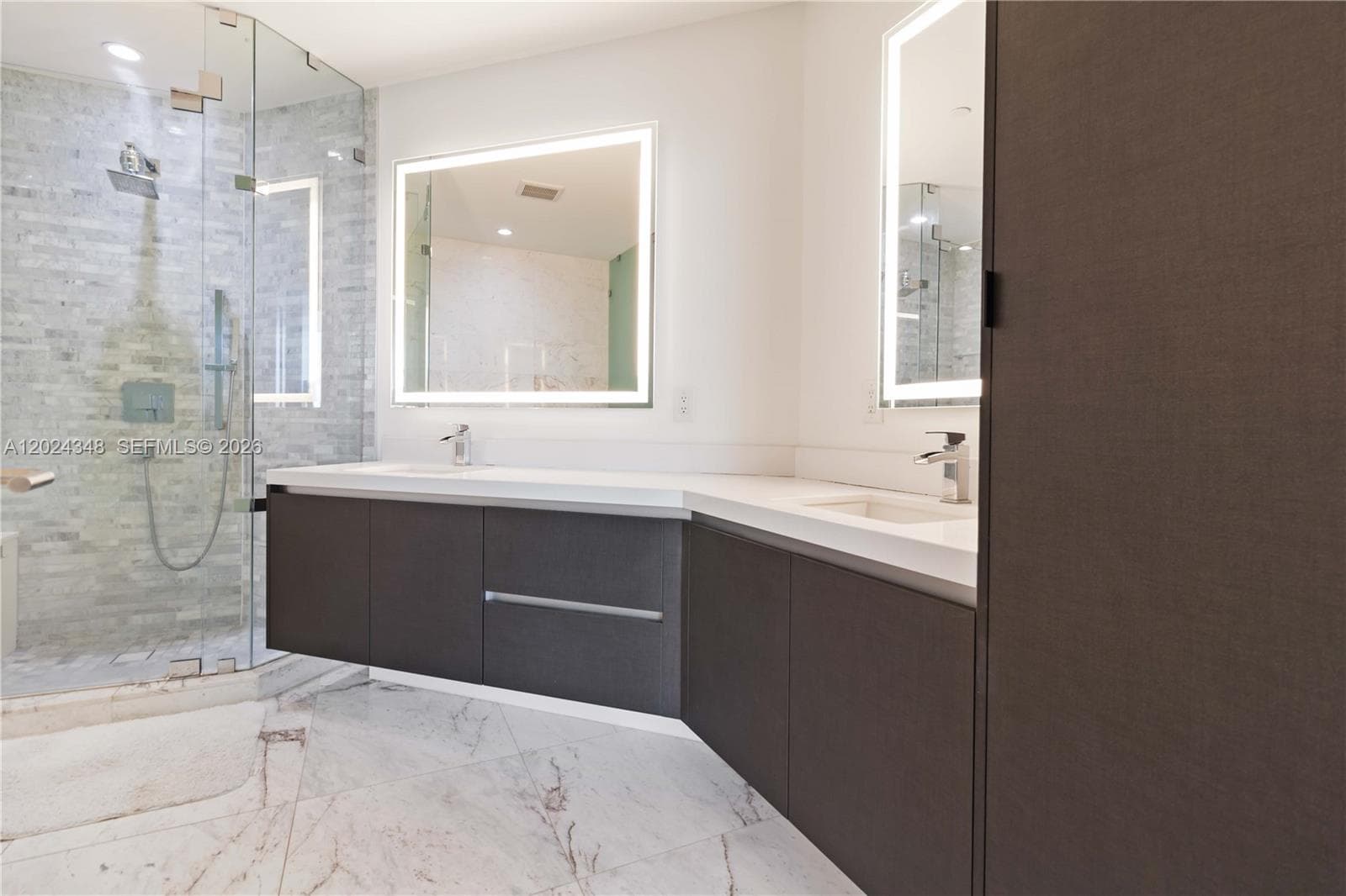 851 NE 1st Ave # 3006, Miami FL 33132 — 13