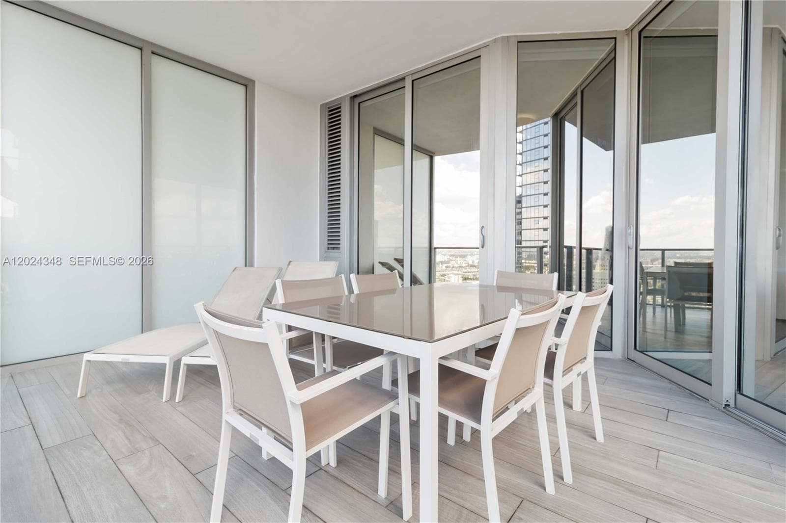 851 NE 1st Ave # 3006, Miami FL 33132 — 22