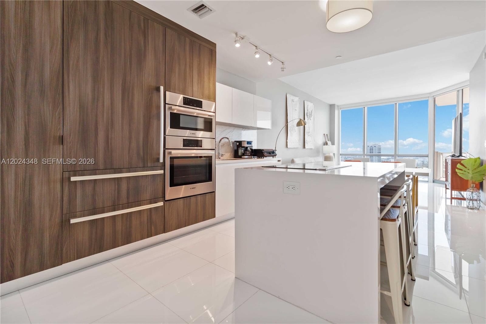 851 NE 1st Ave # 3006, Miami FL 33132 — 5