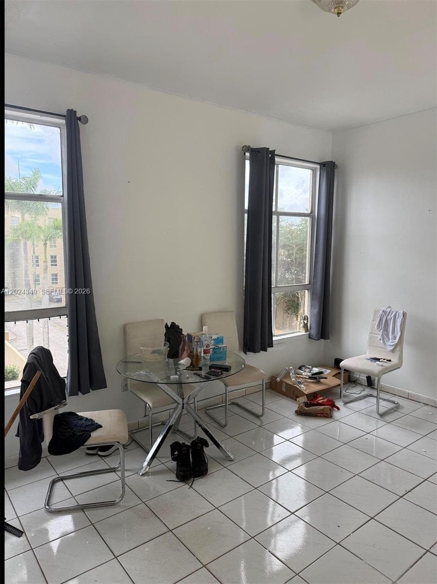 Royal Palms Condo, Hialeah, FL — 2