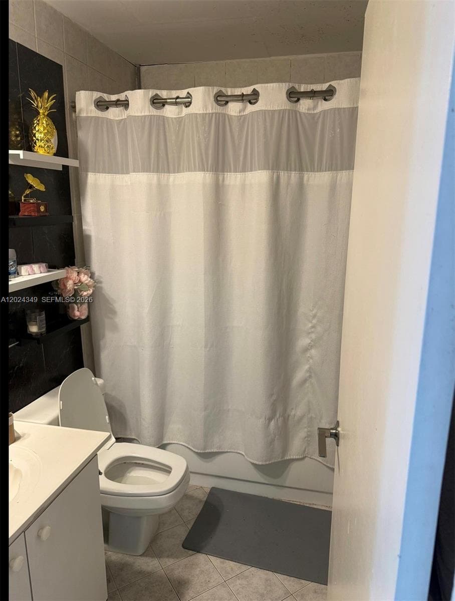 Royal Palms Condo, Hialeah, FL — 4