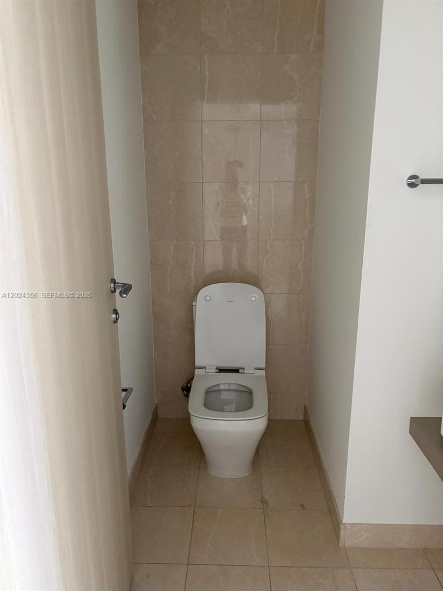 1000 Brickell Plz # 2108, Miami FL 33131 — 43