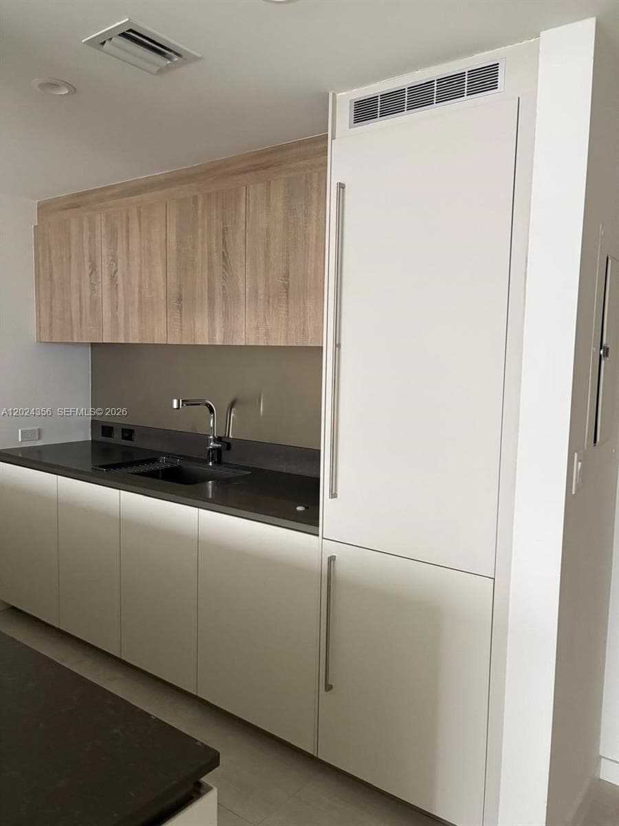1000 Brickell Plz # 2108, Miami FL 33131 — 53
